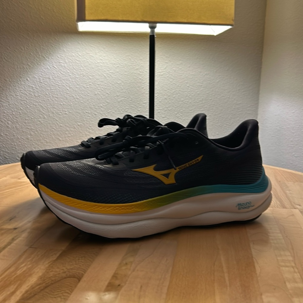Mizuno Wave Sky 09